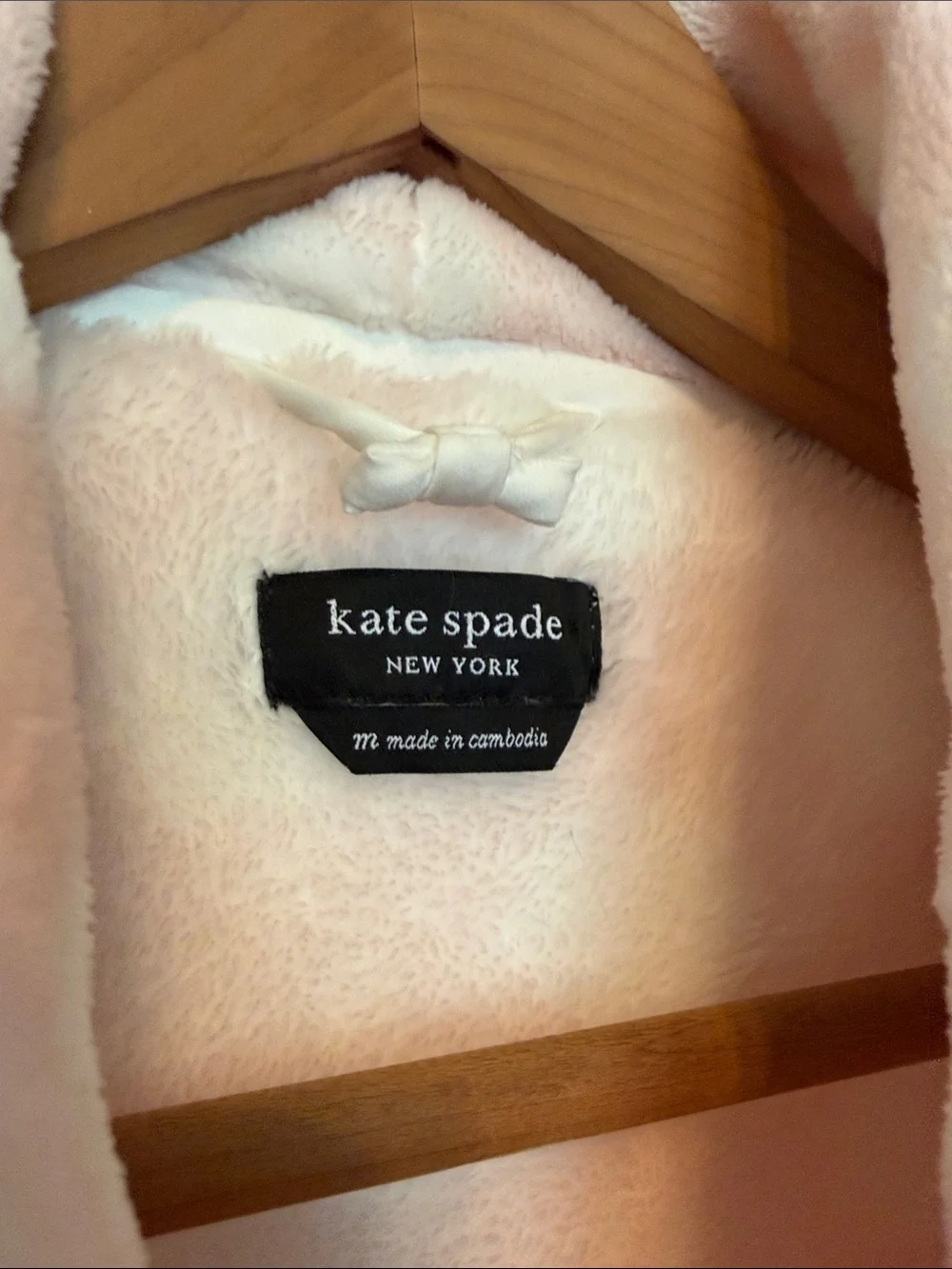 Perfect like new Kate Spade Plush Robe Pink with White Polka Dots medium